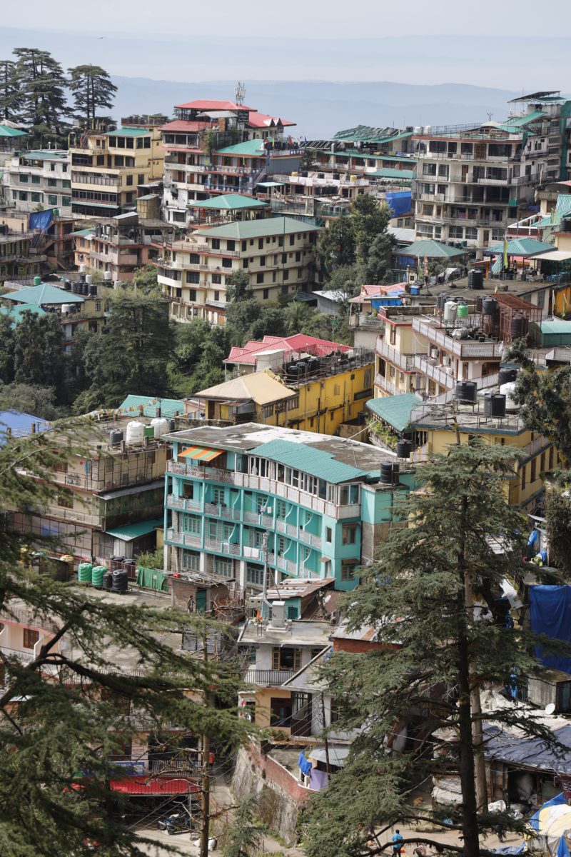 Utsikt över bebyggelsen i Dharamsala, där många exil tibetaner bor