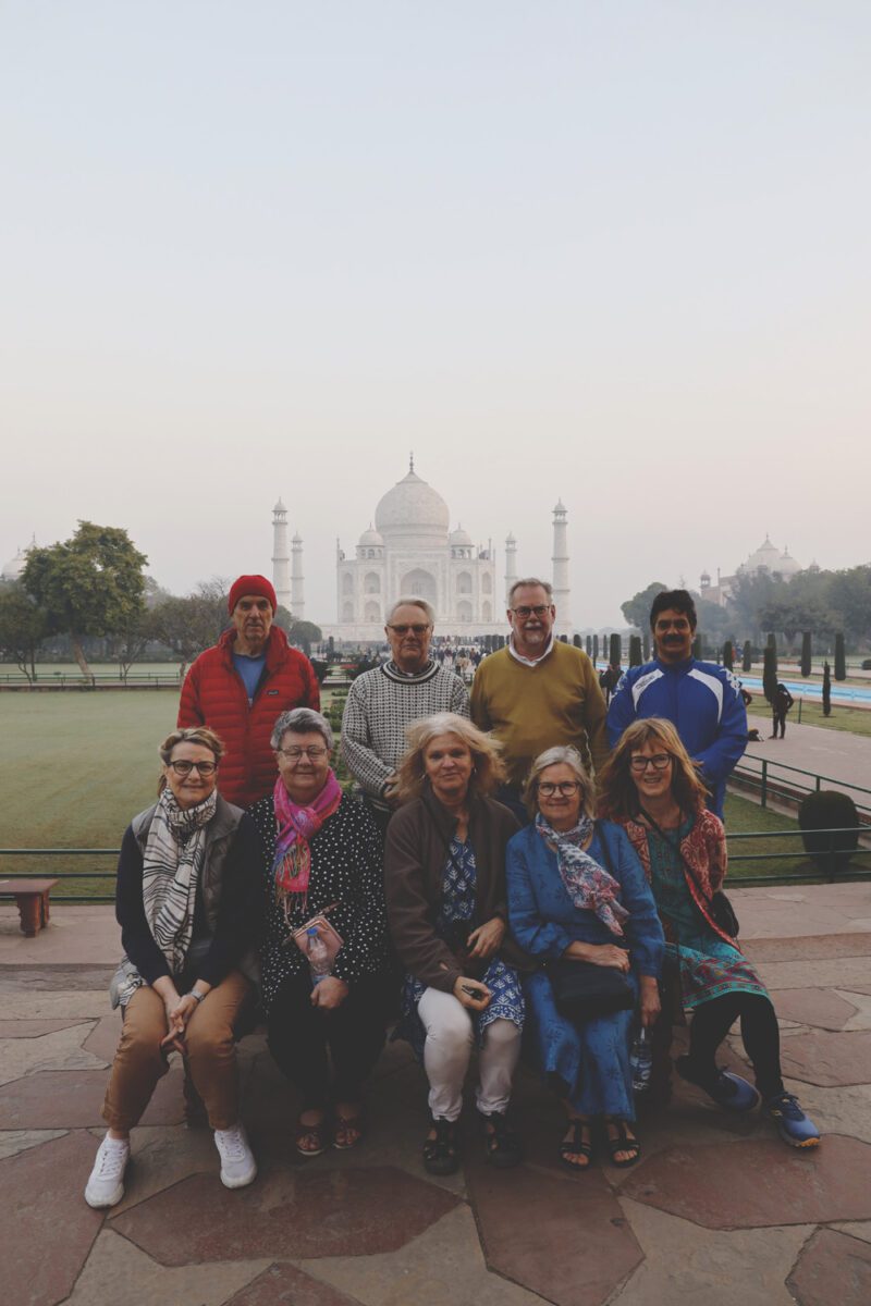 Taj Mahal med grupp feb -23
